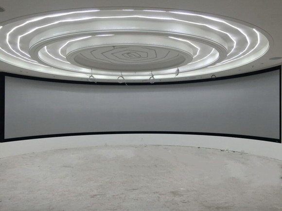 के बारे में नवीनतम कंपनी समाचार सिमुलेशन घुमावदार प्रोजेक्शन स्क्रीन क्या है