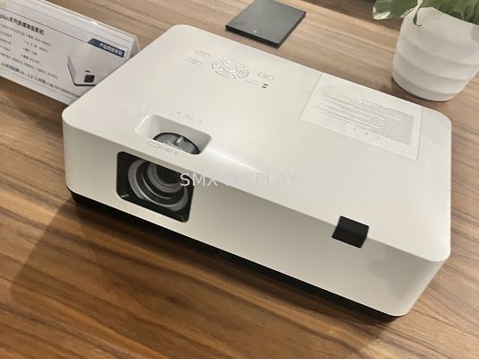 गुणवत्ता RS232 बिजनेस मल्टीमीडिया प्रोजेक्टर 3000 लुमेन 3LCD डिस्प्ले 1024x768 XGA कारखाना